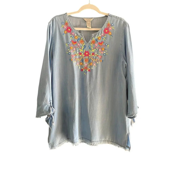 Multiples 3/4 Tie Sleeve Notch Neck Raw Hem Embroidered Top Size Medium - Picture 4 of 8